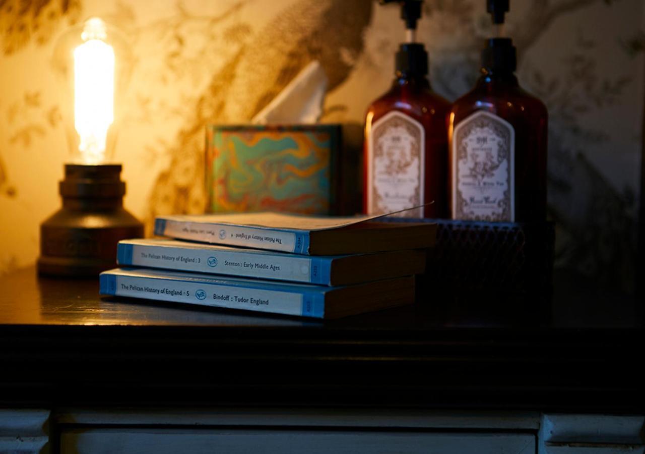 Boutique Fisherman'S Cottage In Old Town 스카버러 외부 사진