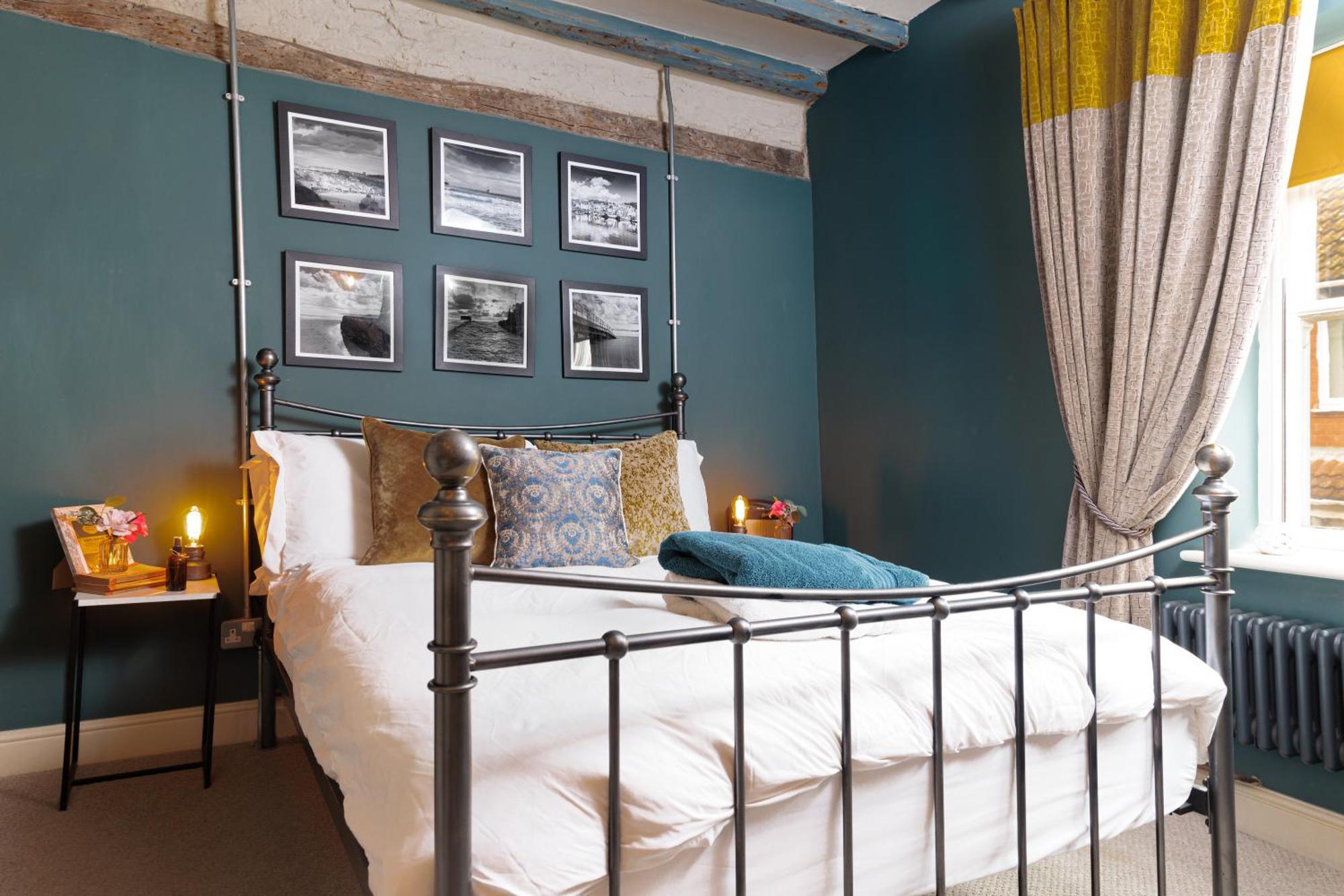 Boutique Fisherman'S Cottage In Old Town 스카버러 외부 사진